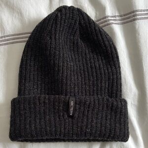 Arc'teryx Black Ribbed Beanie